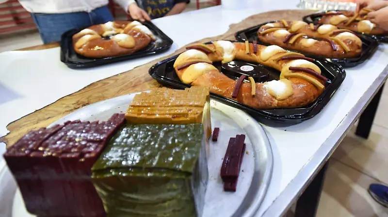 Elaboración-de-Rosca-de-Reyes-en-Durango 